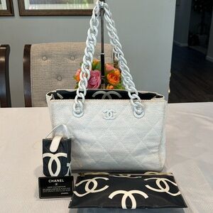 Authentic CHANEL shoulder bag with authenticity card